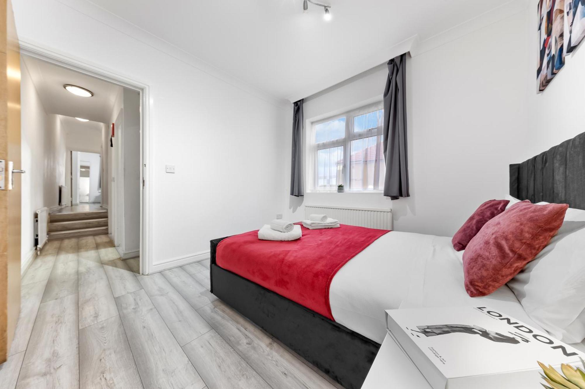 Green Hype - 10 Mins To Stadium - Sleeps 8 London Exterior photo